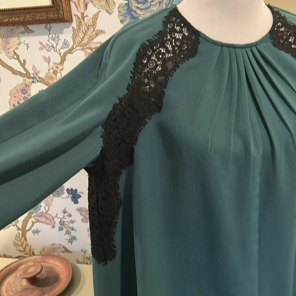 Tuckernuck Juniper Veil Lace Trim Women's Blouse - Picture 4 of 7